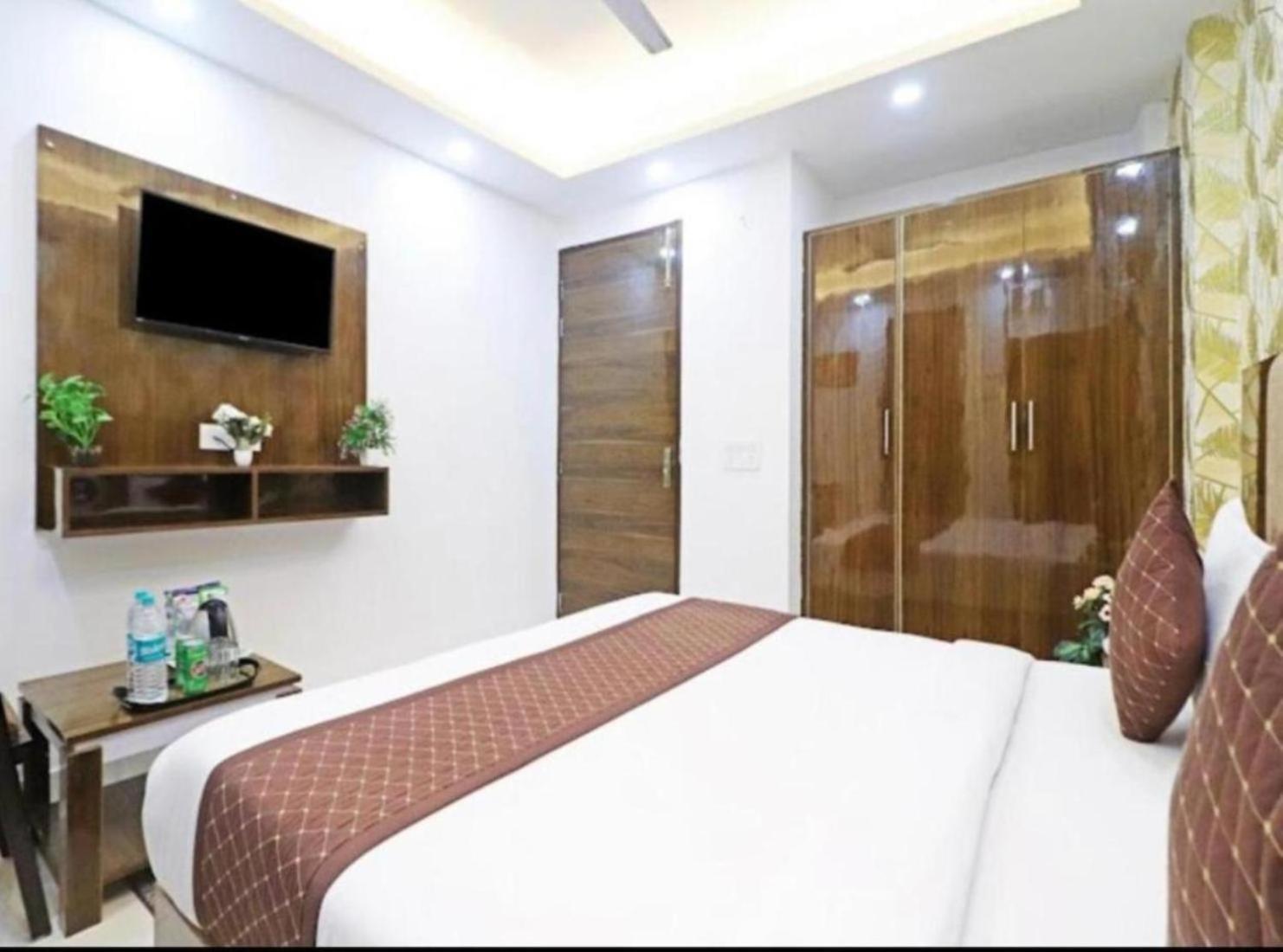 Hotel Vijaydeep Place Near Delhi Airport New Delhi Buitenkant foto