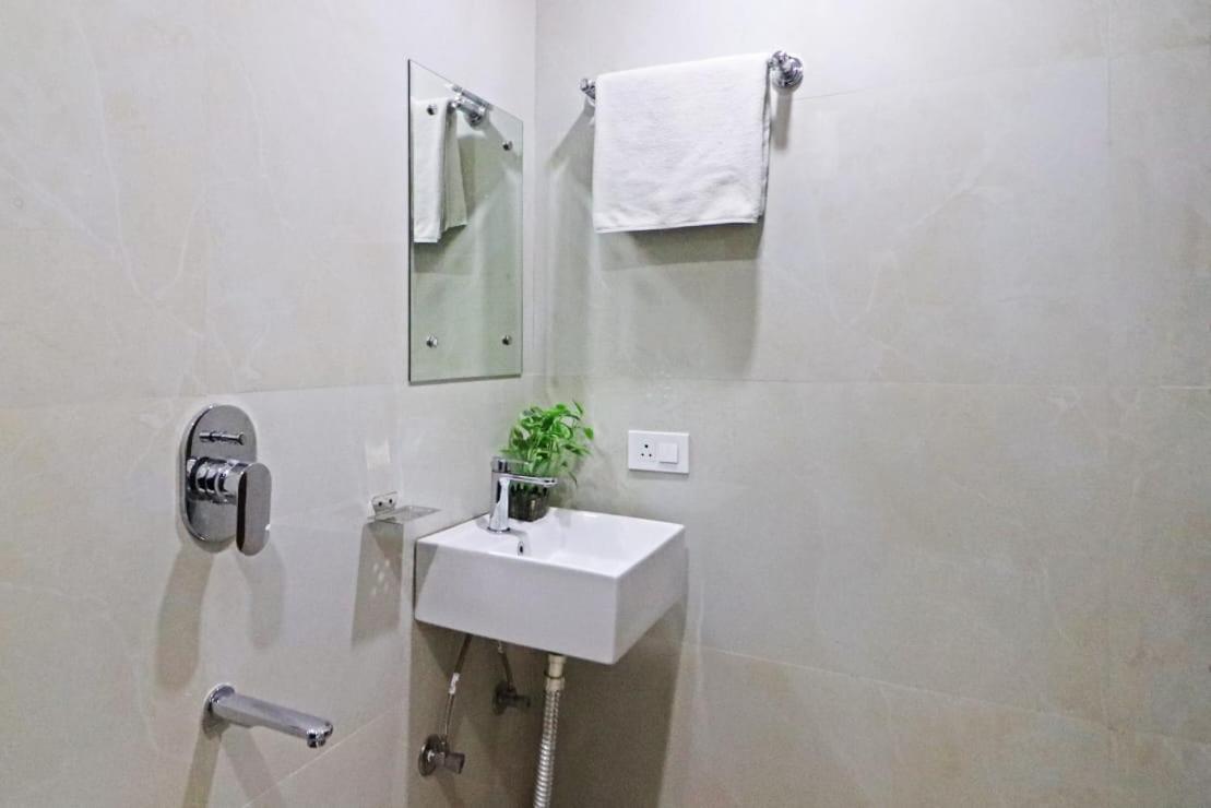 Hotel Vijaydeep Place Near Delhi Airport New Delhi Buitenkant foto
